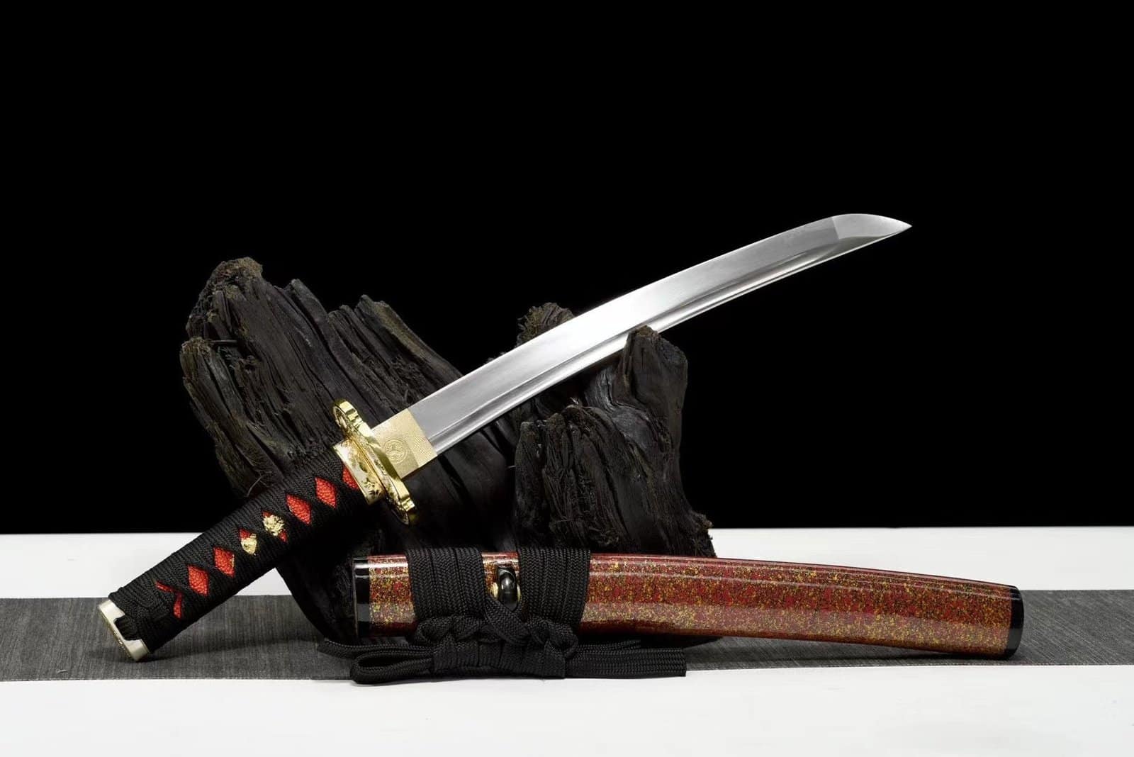 Kinrō Aka Katana 金紅
