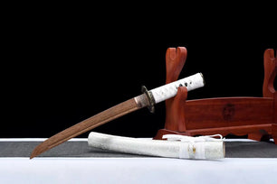 Tanto en bois blanc