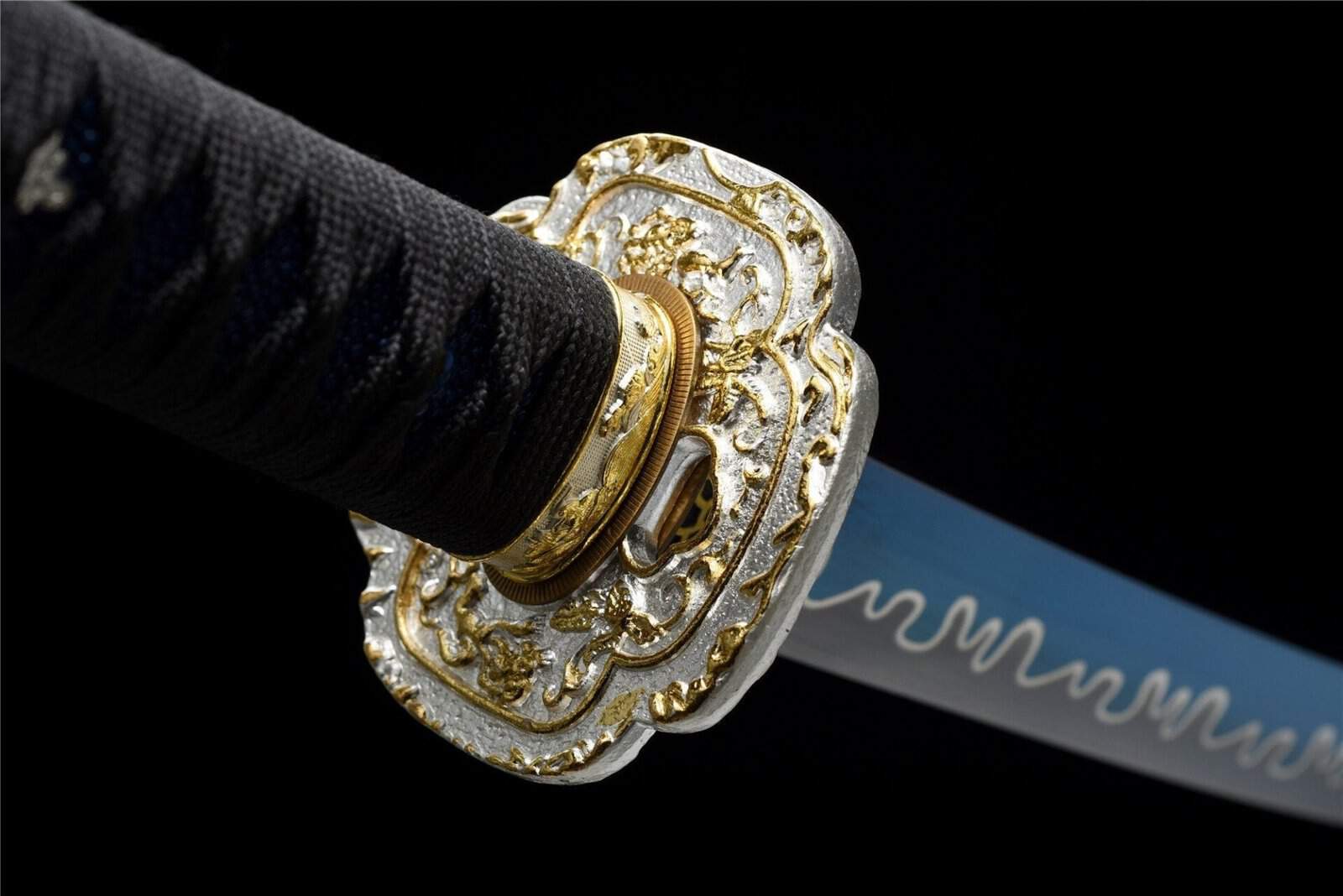 Aonami Wakizashi est l'artiste japonais