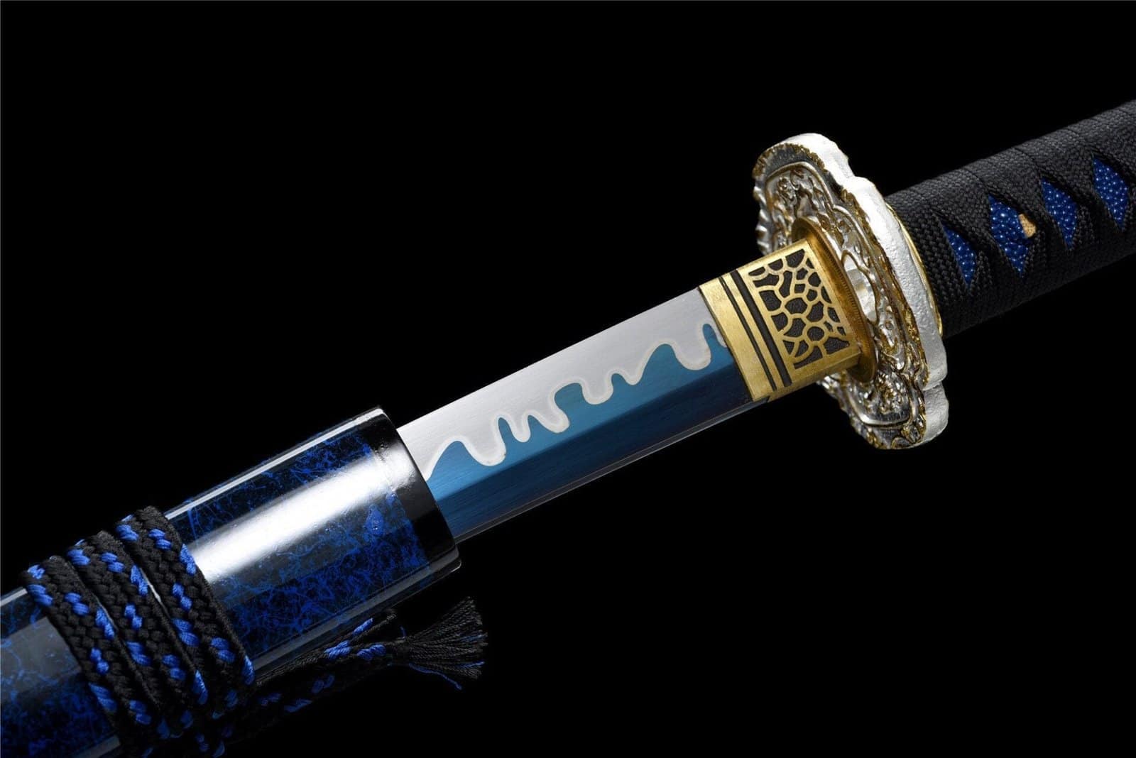 Aonami Wakizashi est l'artiste japonais