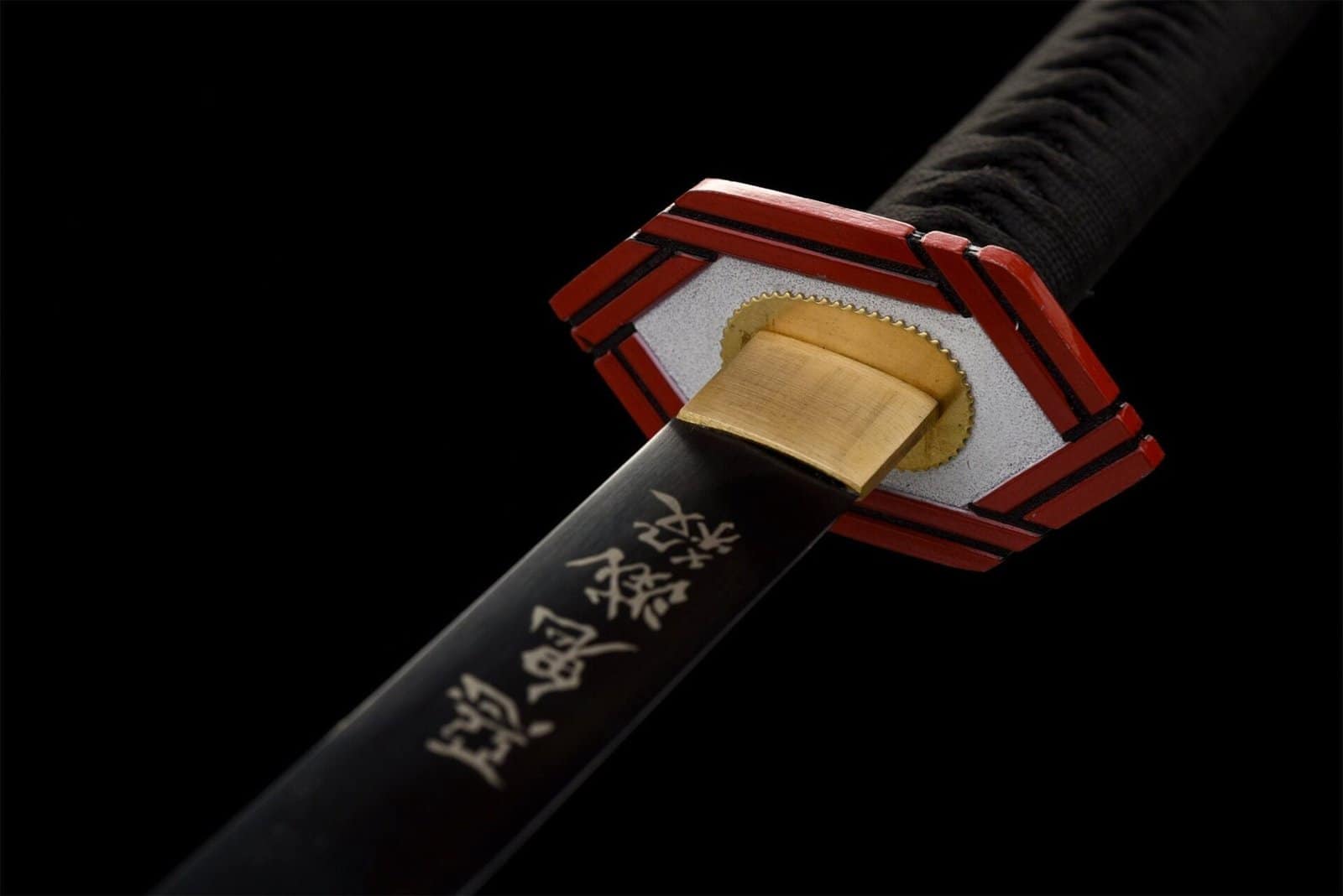 Katana noir de Tomioka