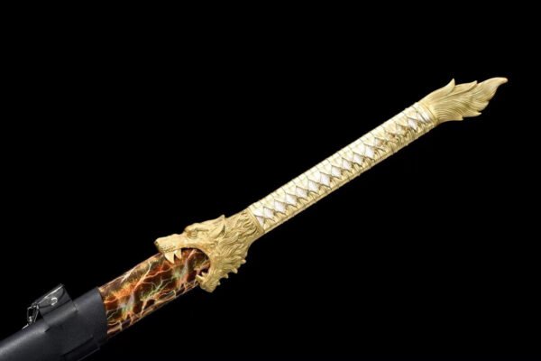 GoldenFlameWolfSword_2